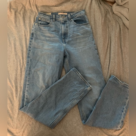 Levi’s women’s jeans - Picture 1 of 3